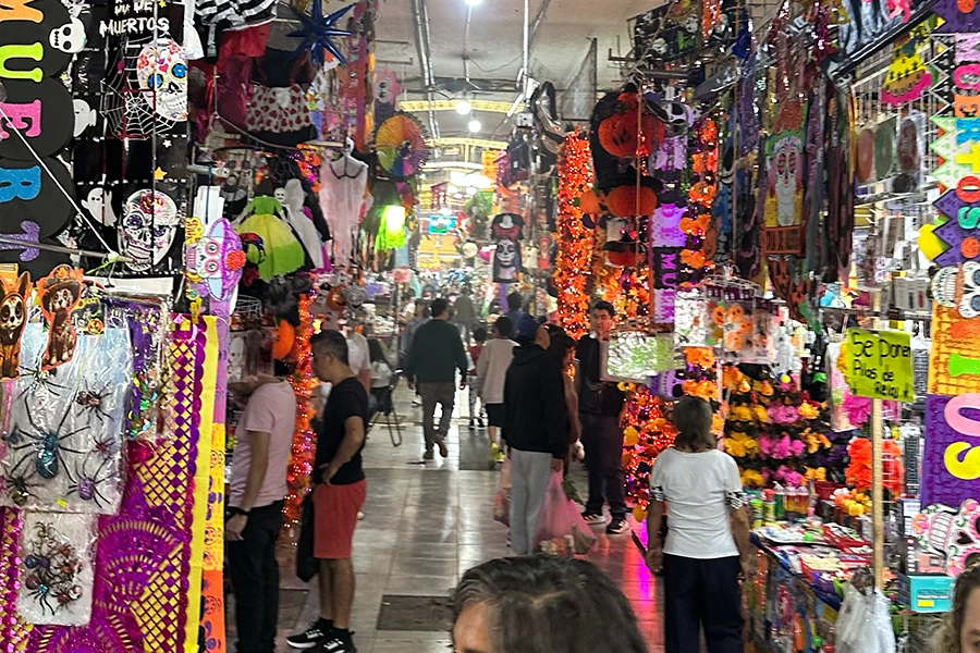 Mercado de artesanos para Día de Muertos